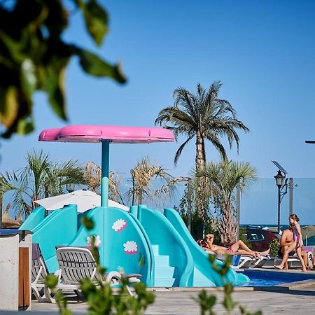Glamour Red Apartment 22 In Spa Pool Resort Mamaia Luaran gambar