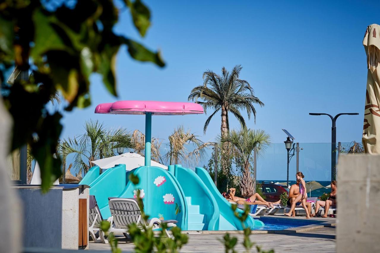 Glamour Red Apartment 22 In Spa Pool Resort Mamaia Luaran gambar