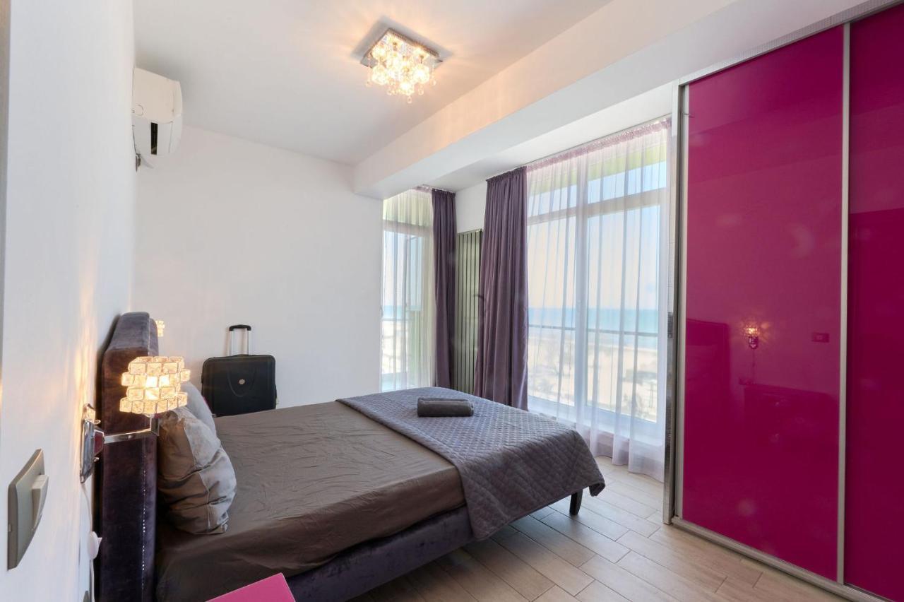 Glamour Red Apartment 22 In Spa Pool Resort Mamaia Luaran gambar