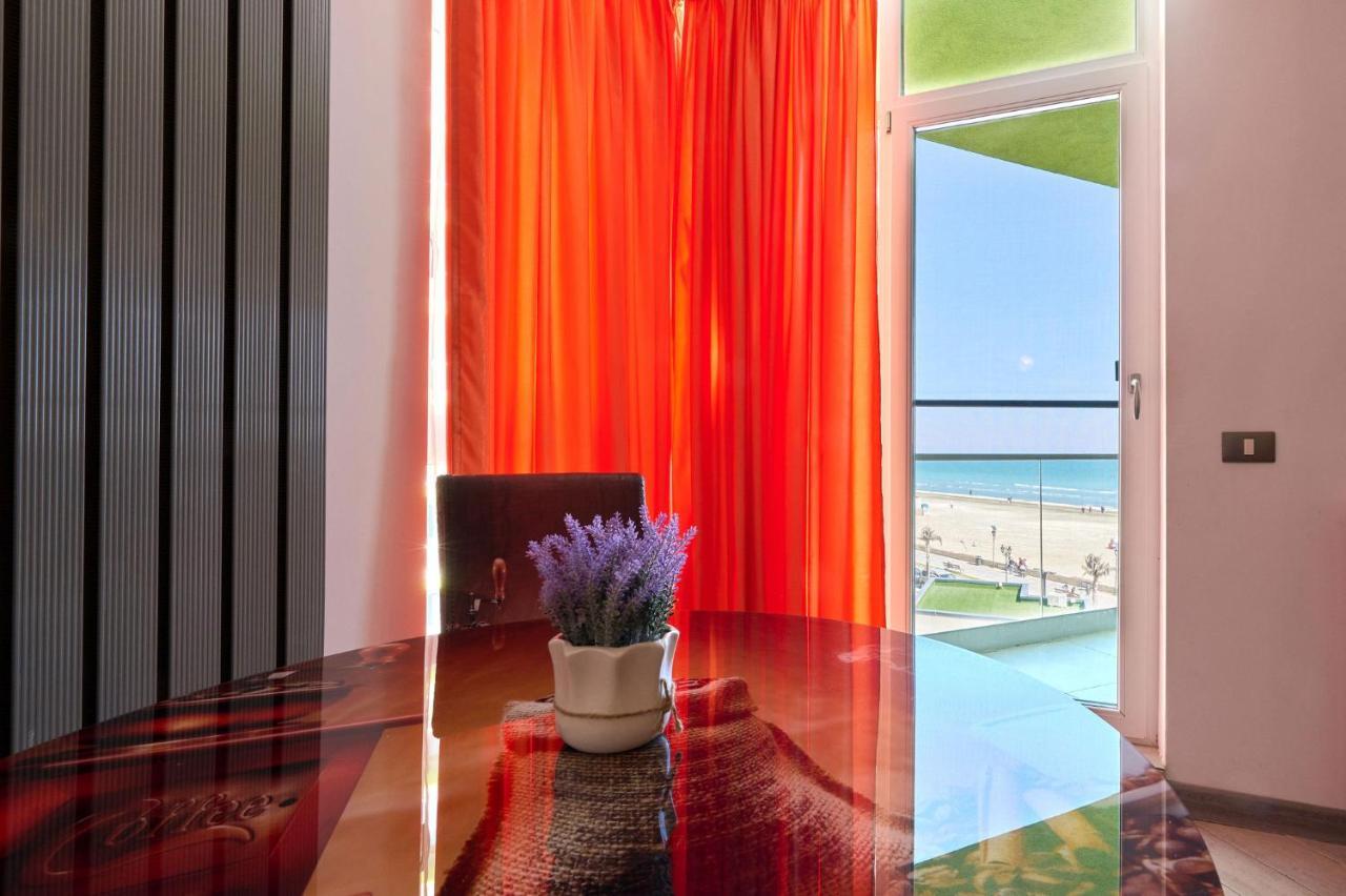 Glamour Red Apartment 22 In Spa Pool Resort Mamaia Luaran gambar