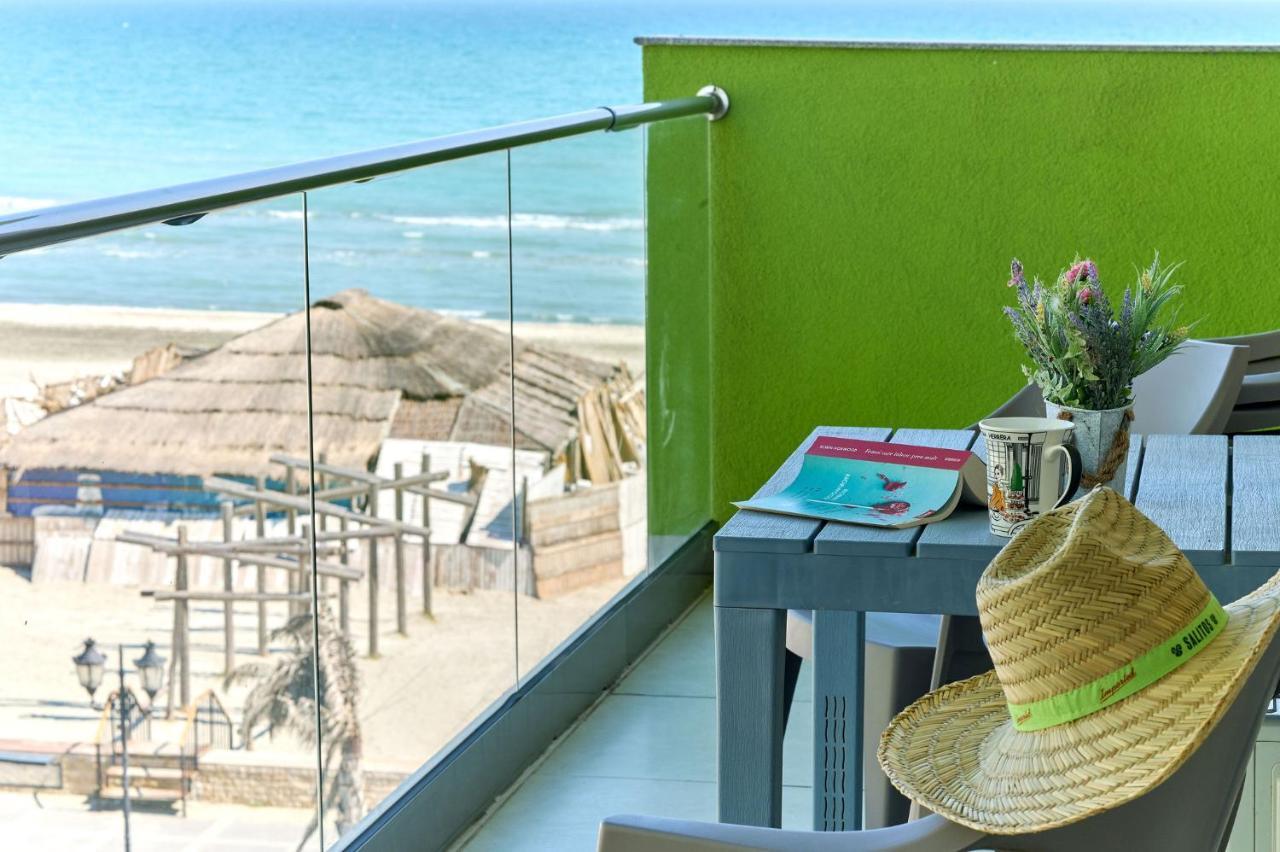 Glamour Red Apartment 22 In Spa Pool Resort Mamaia Luaran gambar