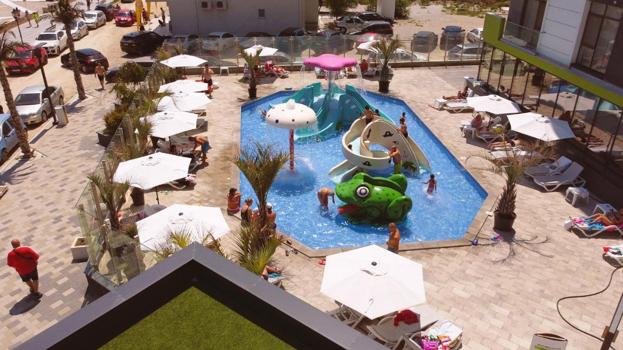 Glamour Red Apartment 22 In Spa Pool Resort Mamaia Luaran gambar