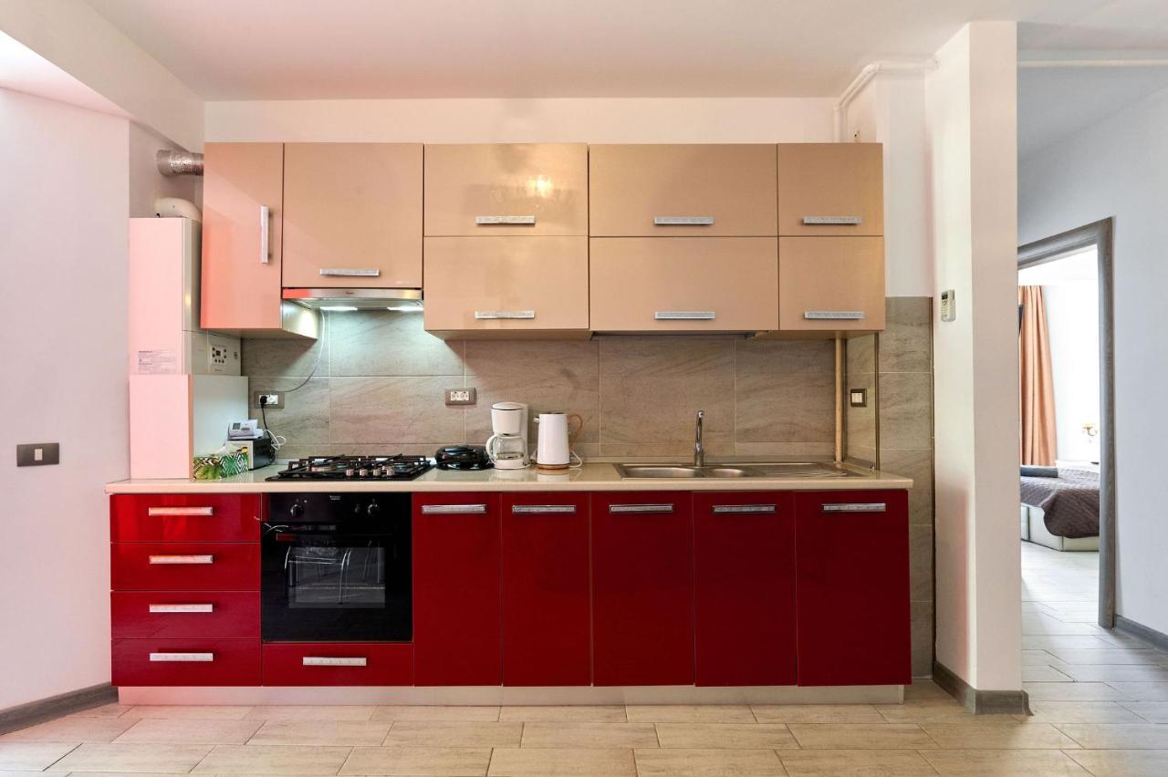 Glamour Red Apartment 22 In Spa Pool Resort Mamaia Luaran gambar