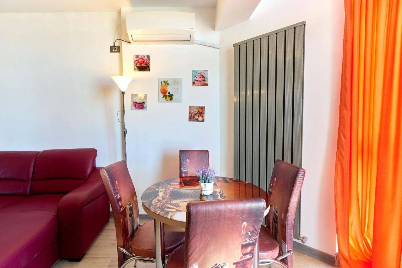 Glamour Red Apartment 22 In Spa Pool Resort Mamaia Luaran gambar
